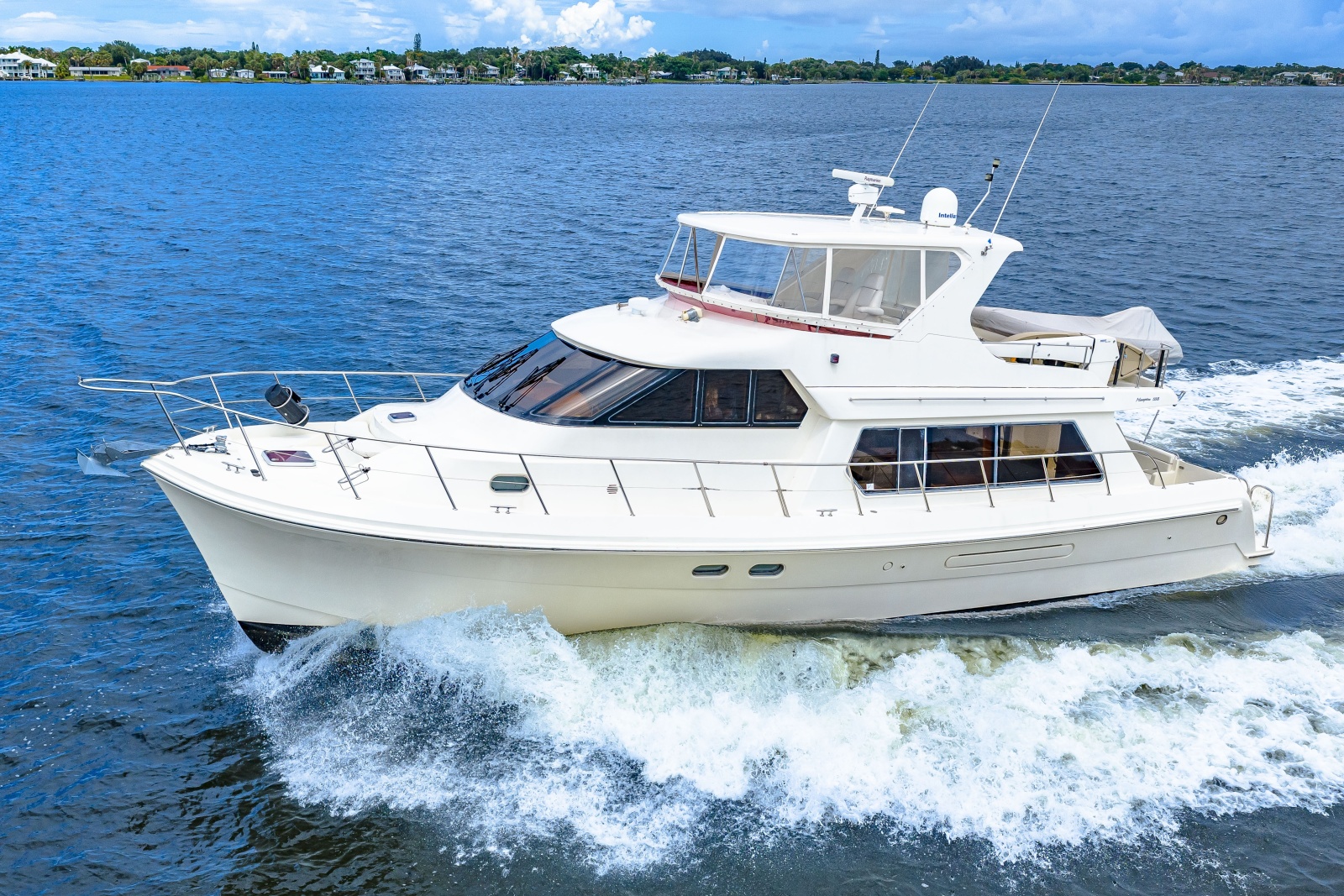 2005 Hampton 558 Pilothouse