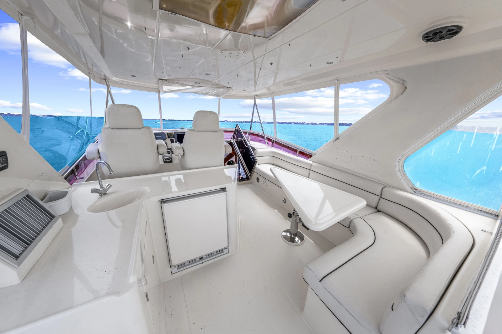 2005 Hampton 558 Pilothouse