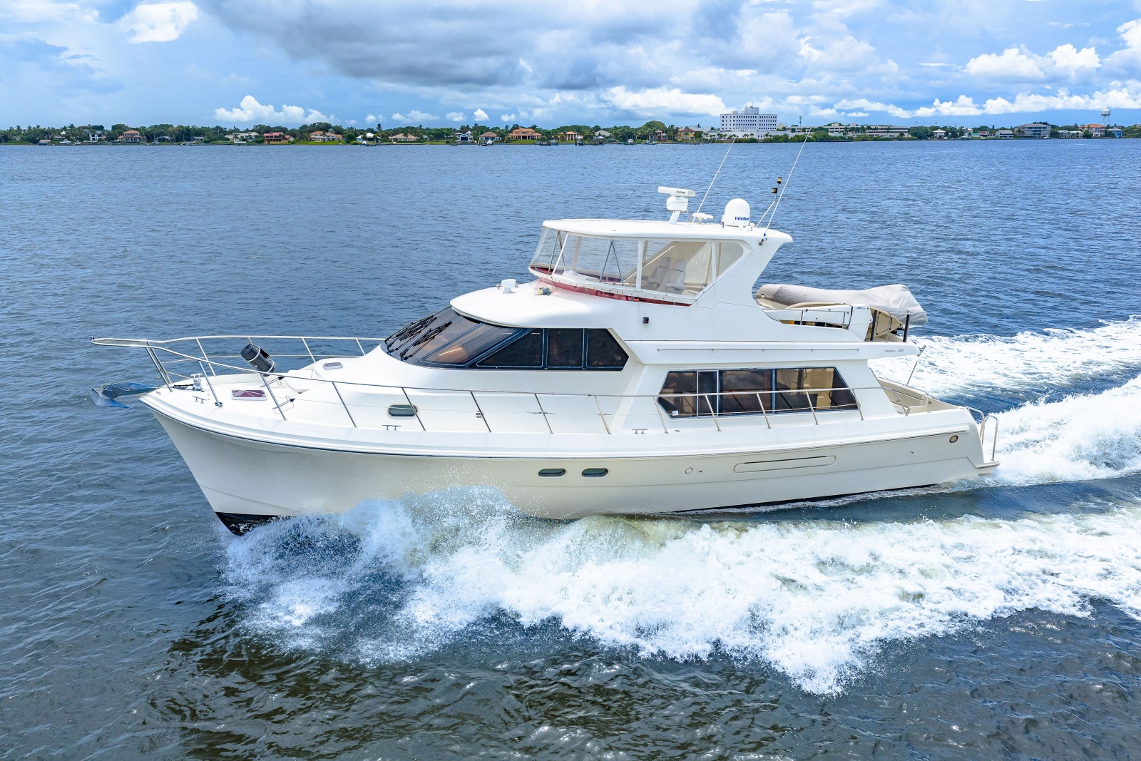 2005 Hampton 558 Pilothouse