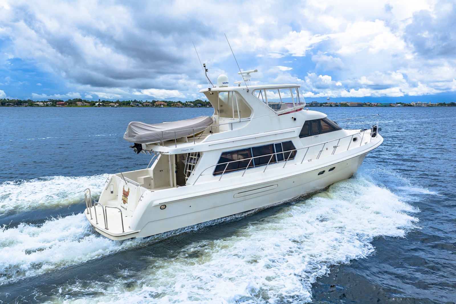 2005 Hampton 558 Pilothouse
