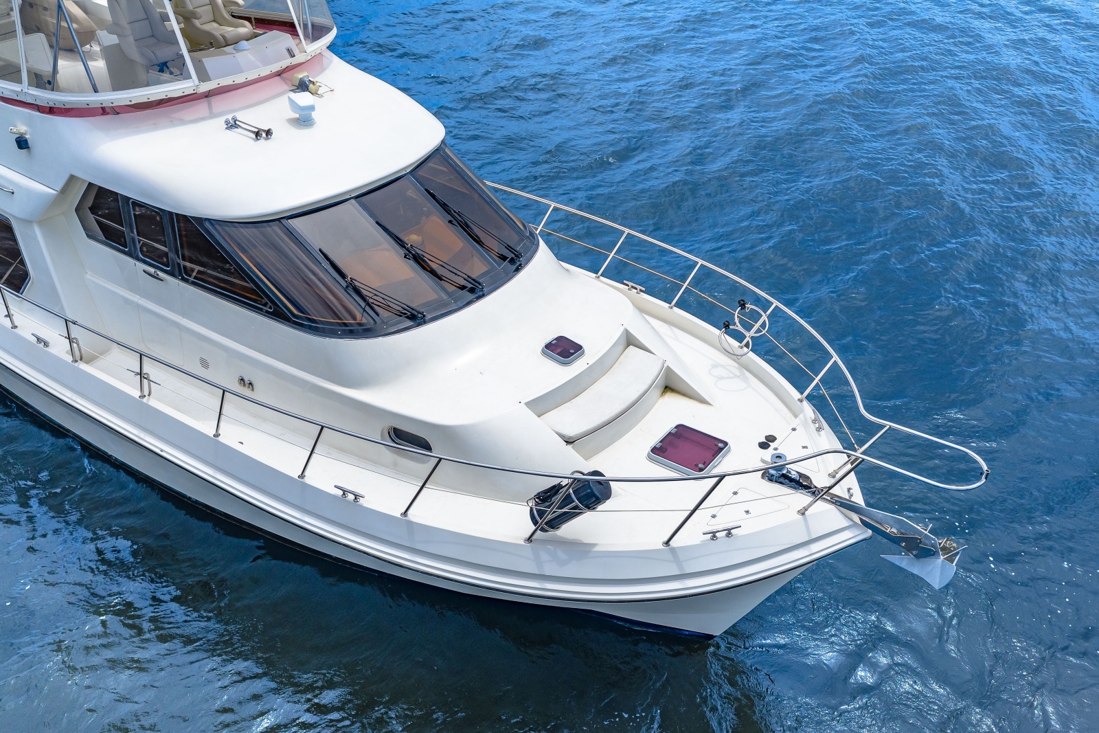 2005 Hampton 558 Pilothouse