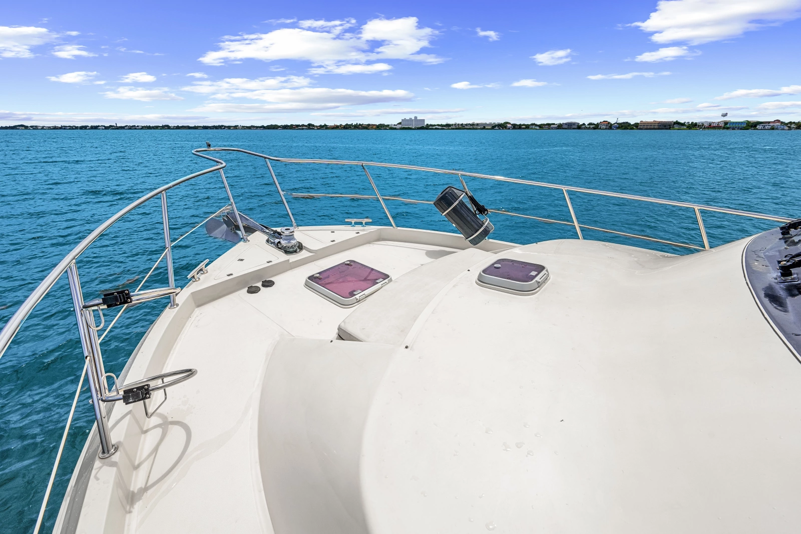 2005 Hampton 558 Pilothouse