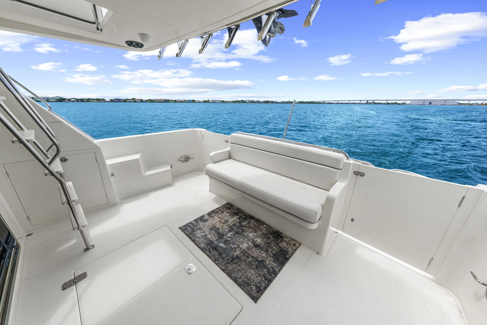 2005 Hampton 558 Pilothouse