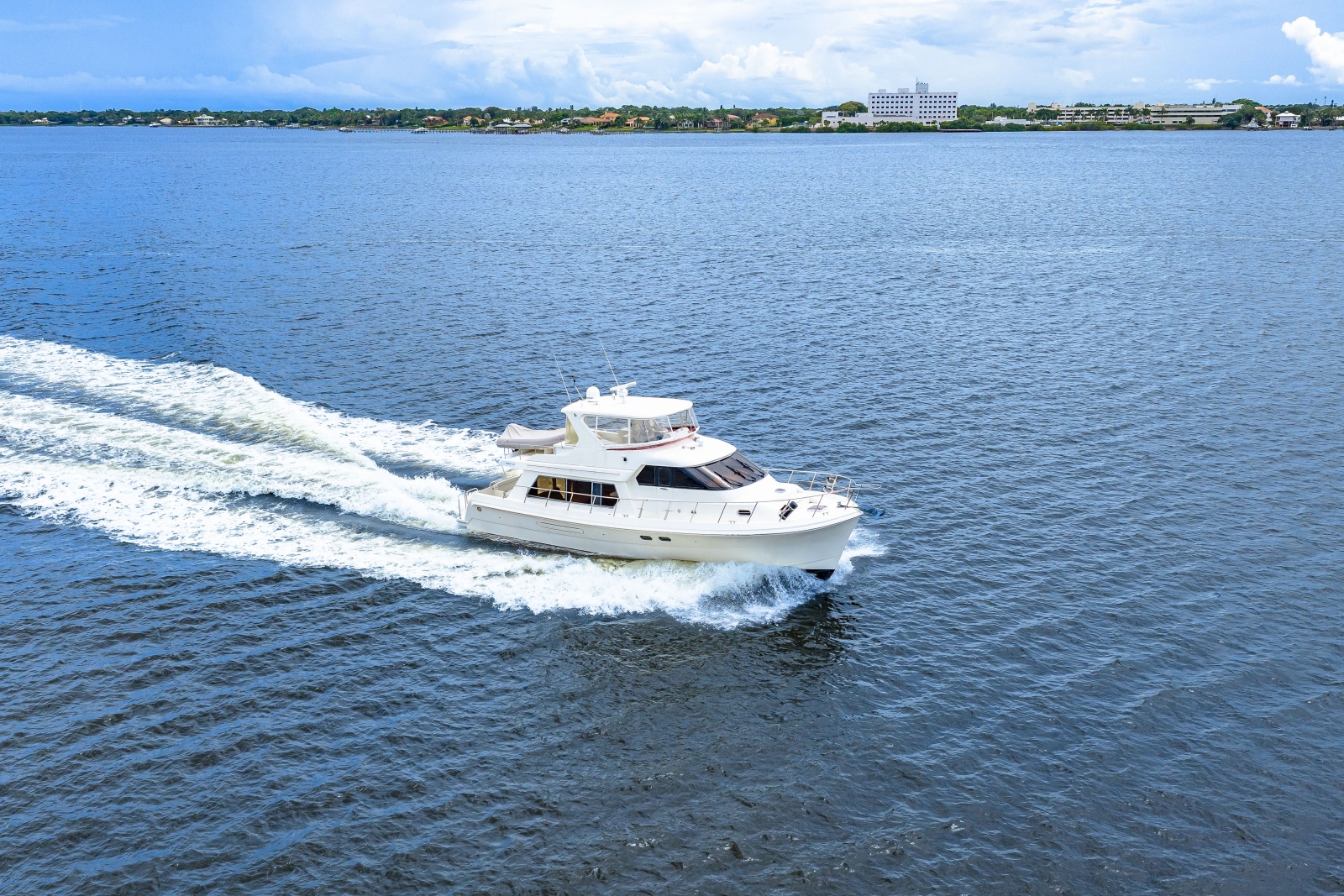 2005 Hampton 558 Pilothouse