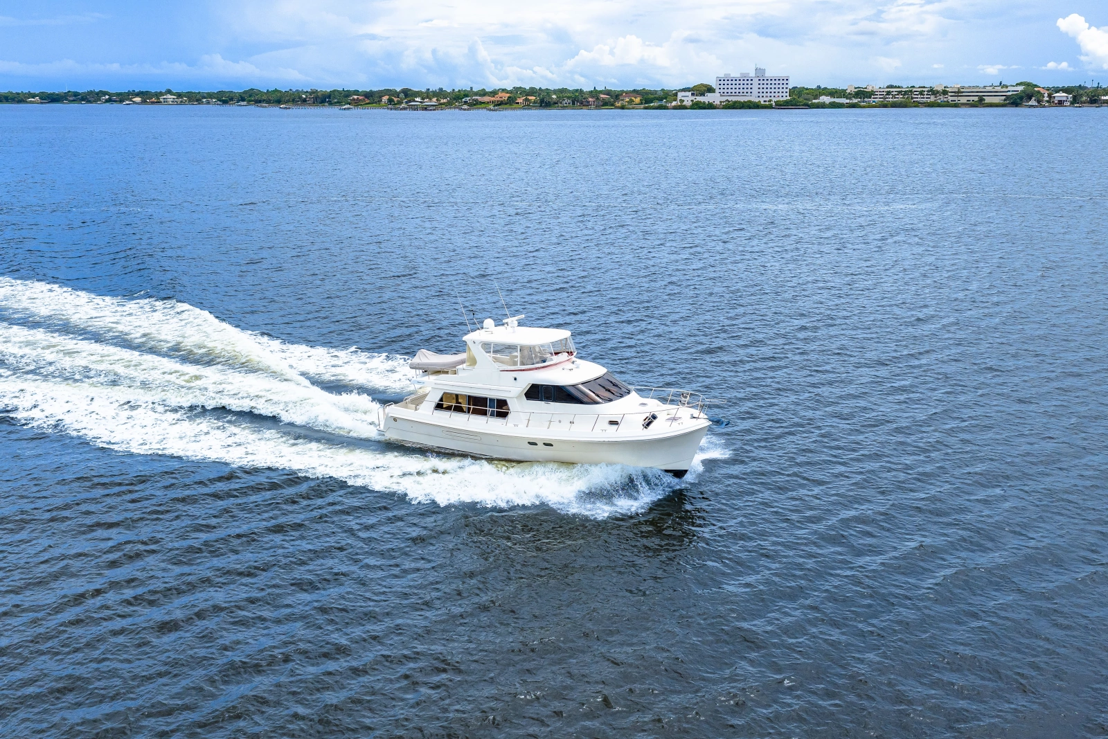 2005 Hampton 558 Pilothouse