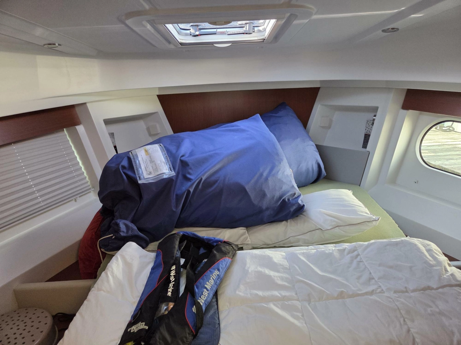 Huge vee-berth with hatches and port lights