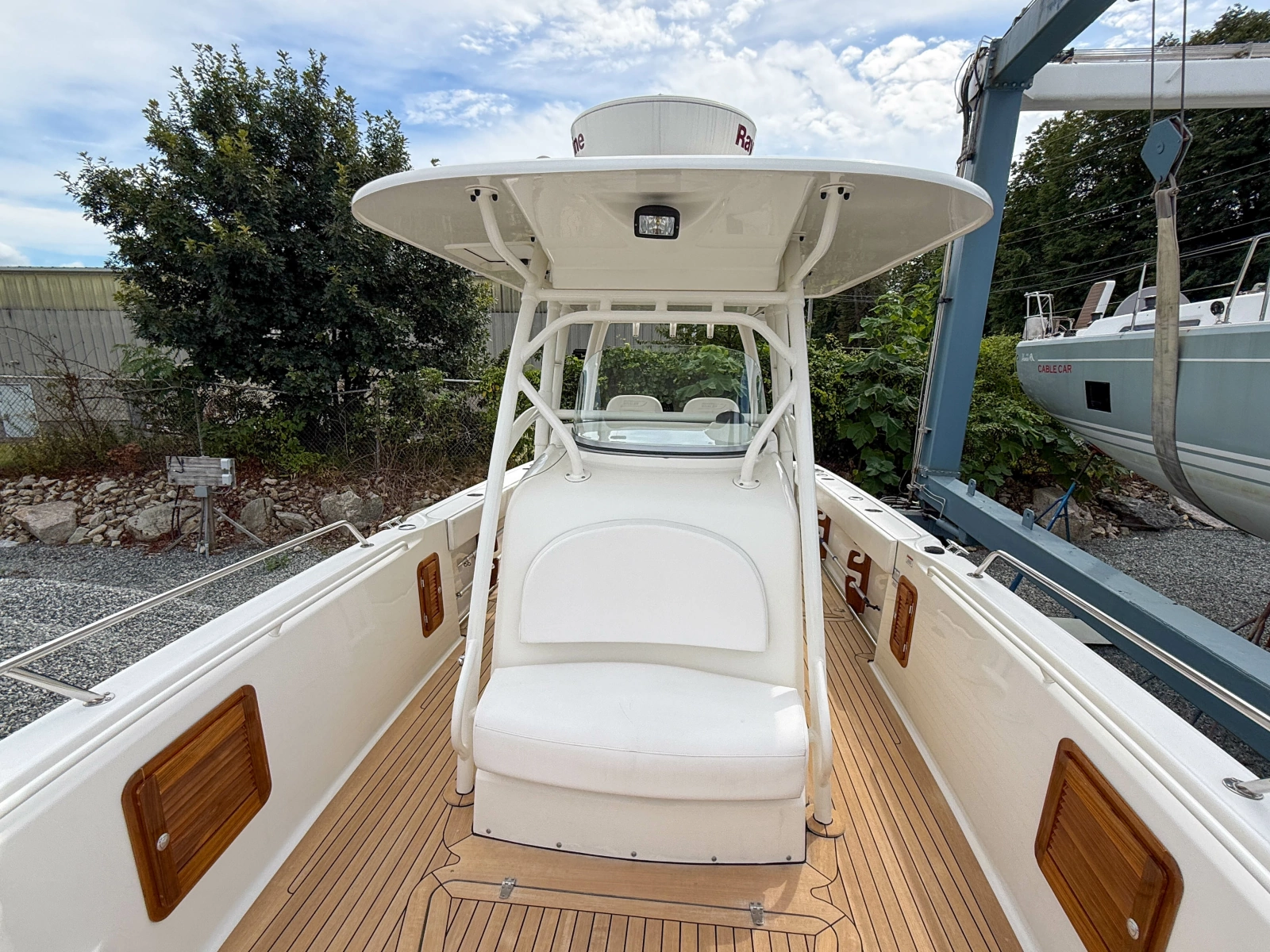 2013 Boston Whaler Justice 32