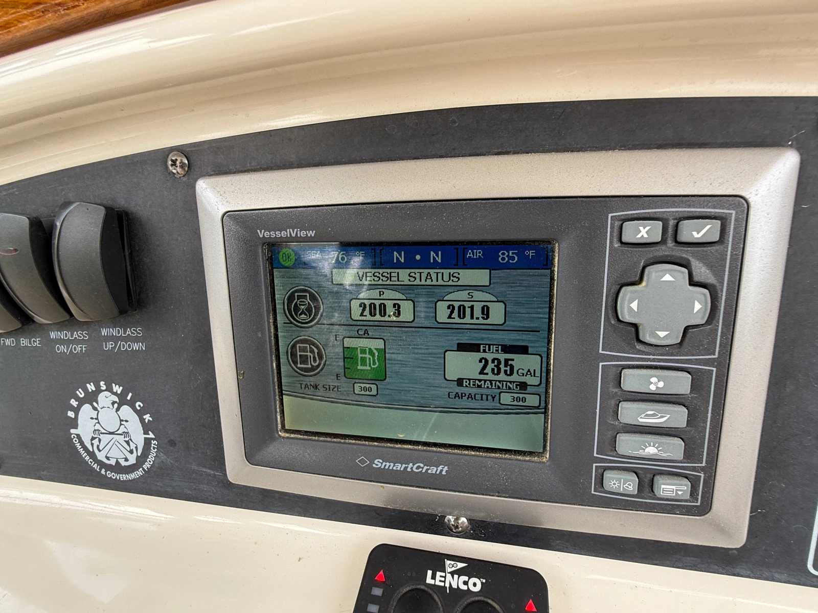 2013 Boston Whaler Justice 32