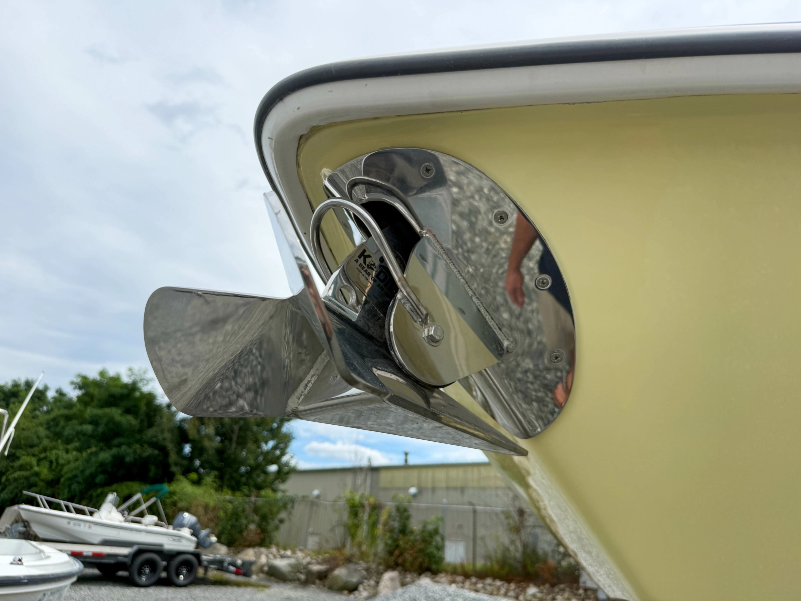 2013 Boston Whaler Justice 32