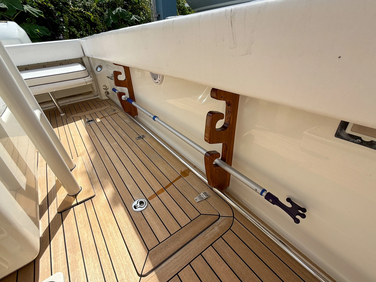 2013 Boston Whaler Justice 32