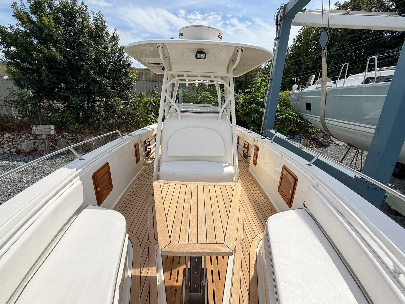 2013 Boston Whaler Justice 32