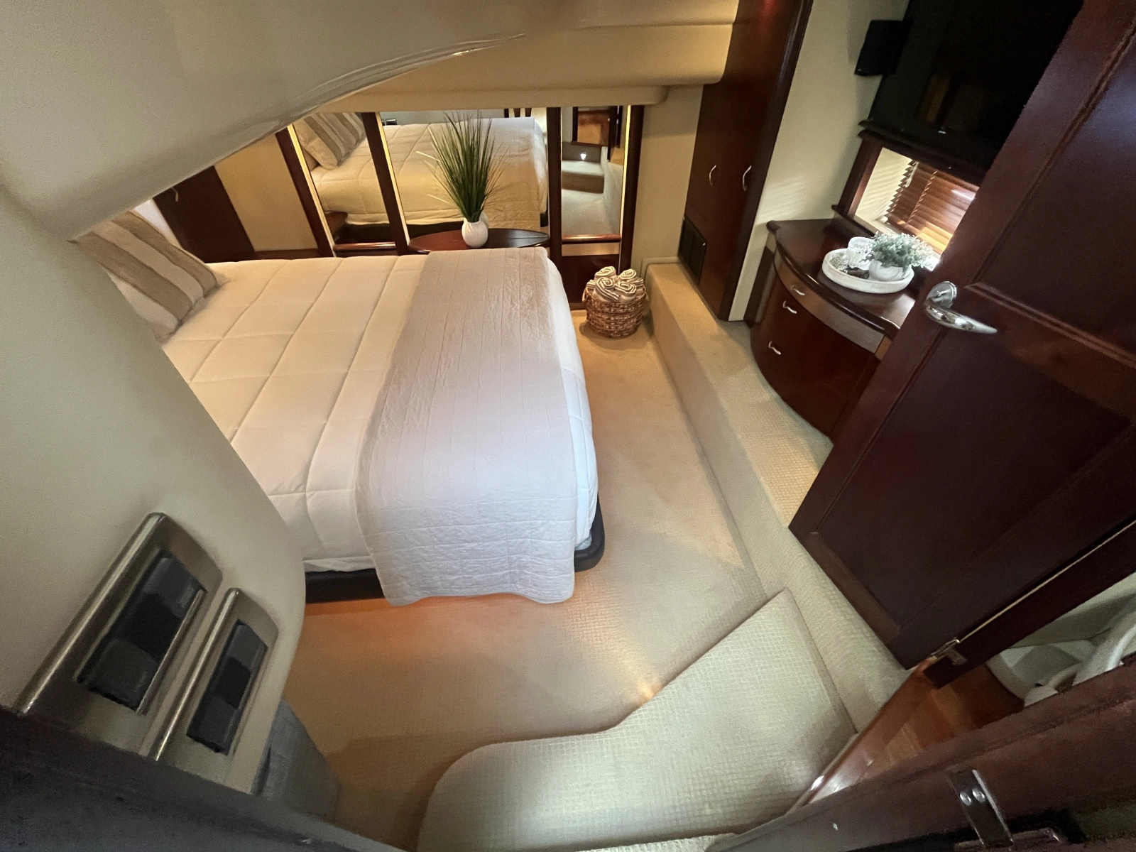 2006 Sea Ray 58 Sedan Bridge