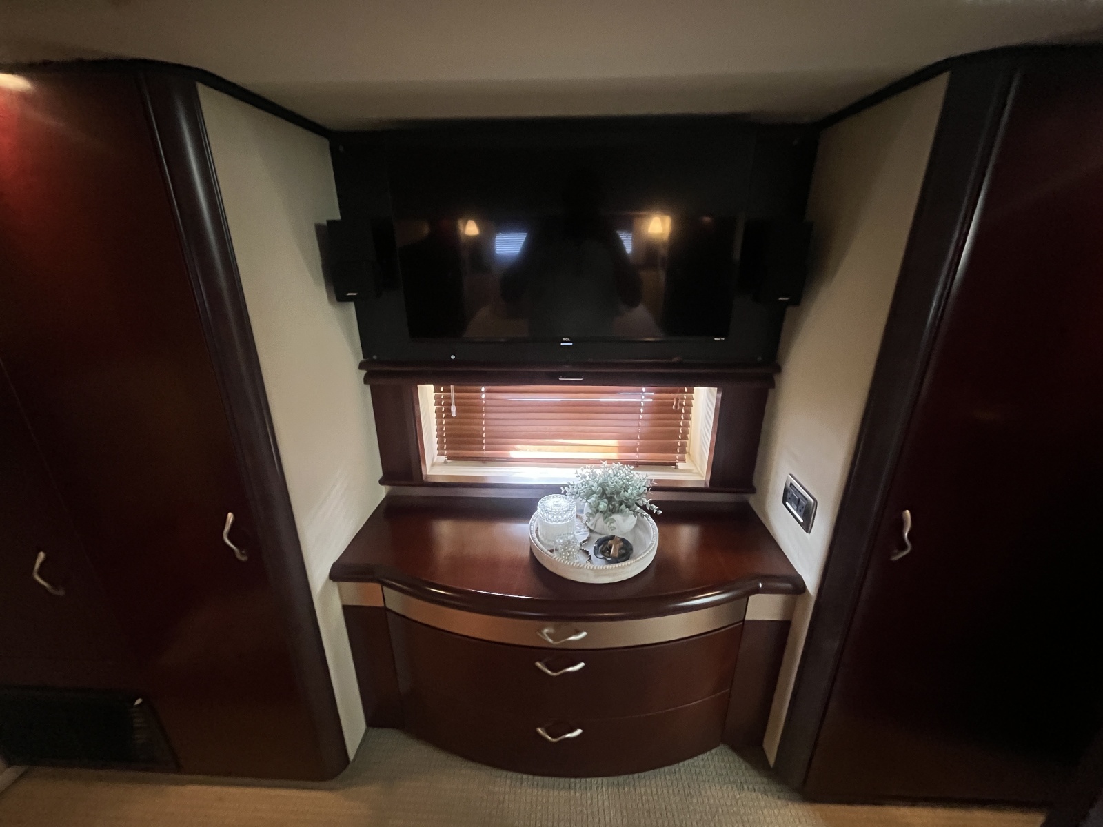 2006 Sea Ray 58 Sedan Bridge