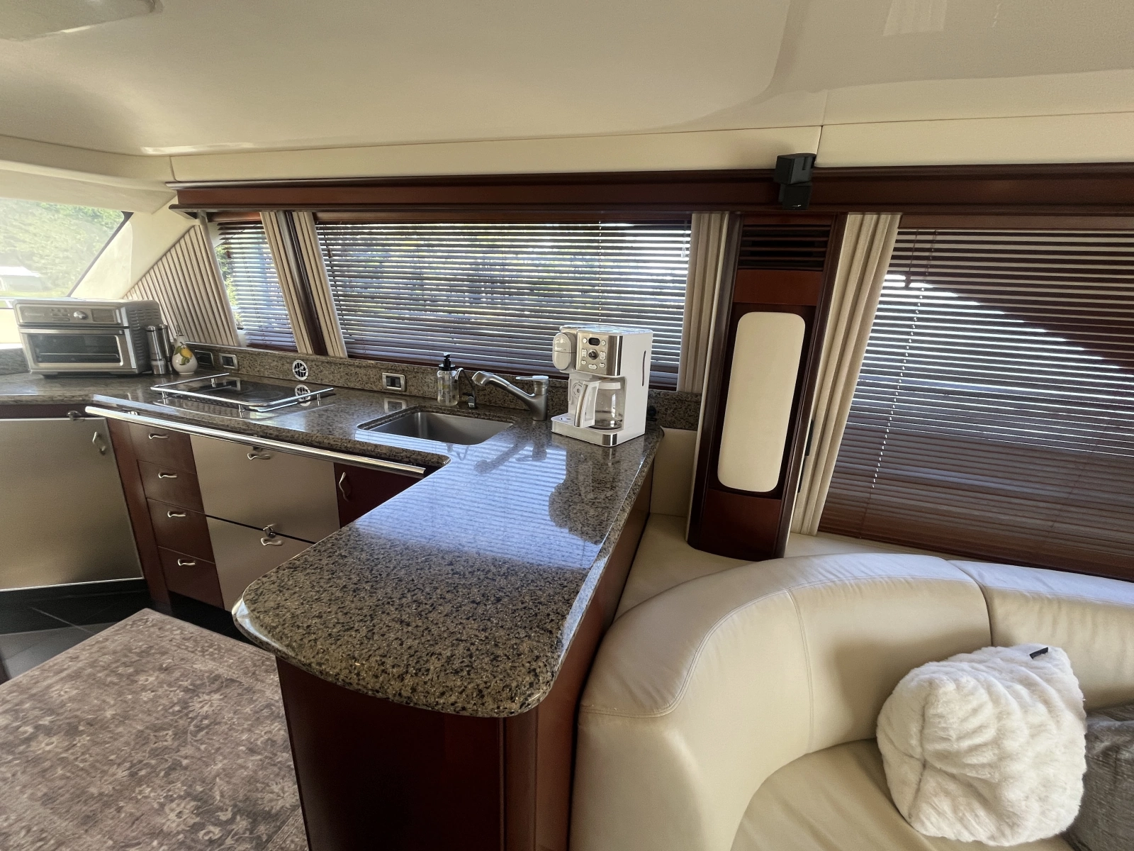 2006 Sea Ray 58 Sedan Bridge