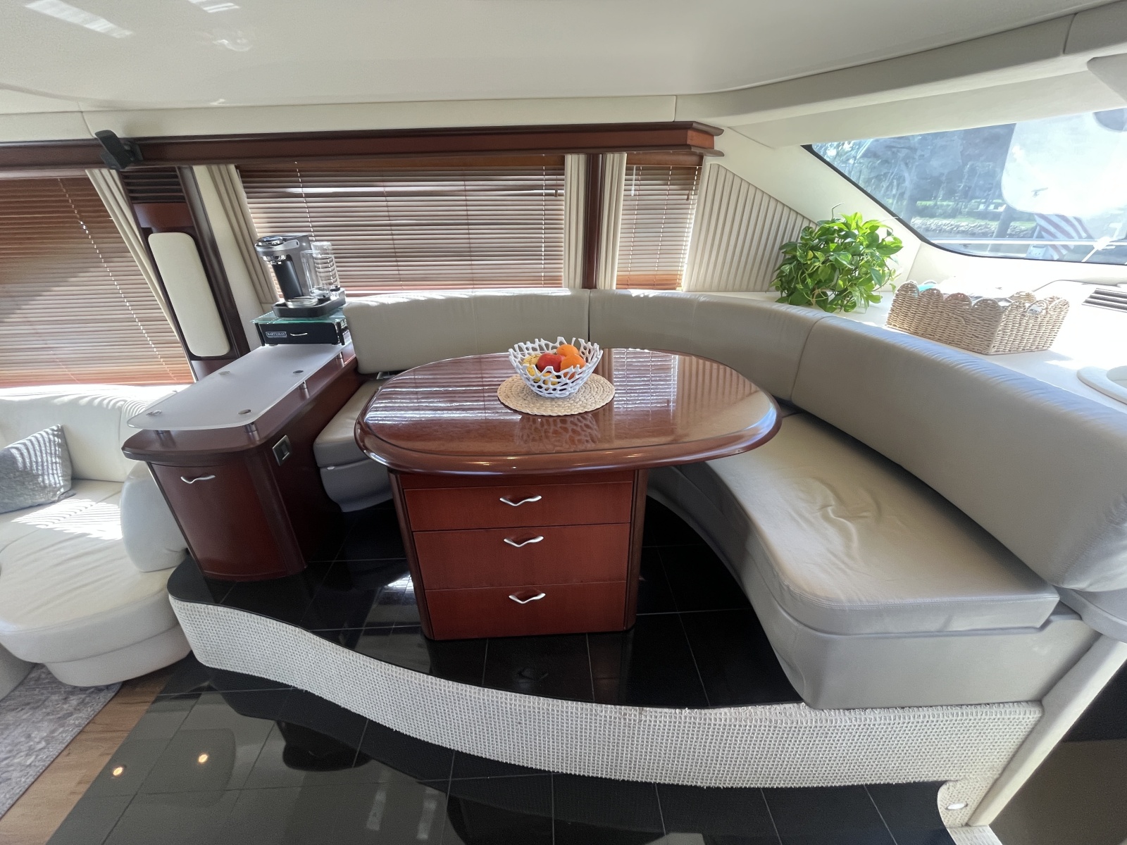 2006 Sea Ray 58 Sedan Bridge