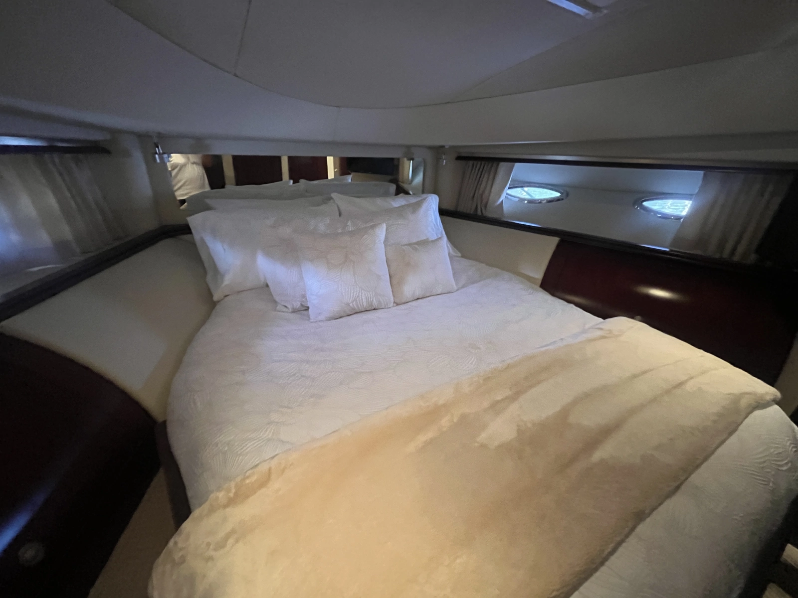 2006 Sea Ray 58 Sedan Bridge