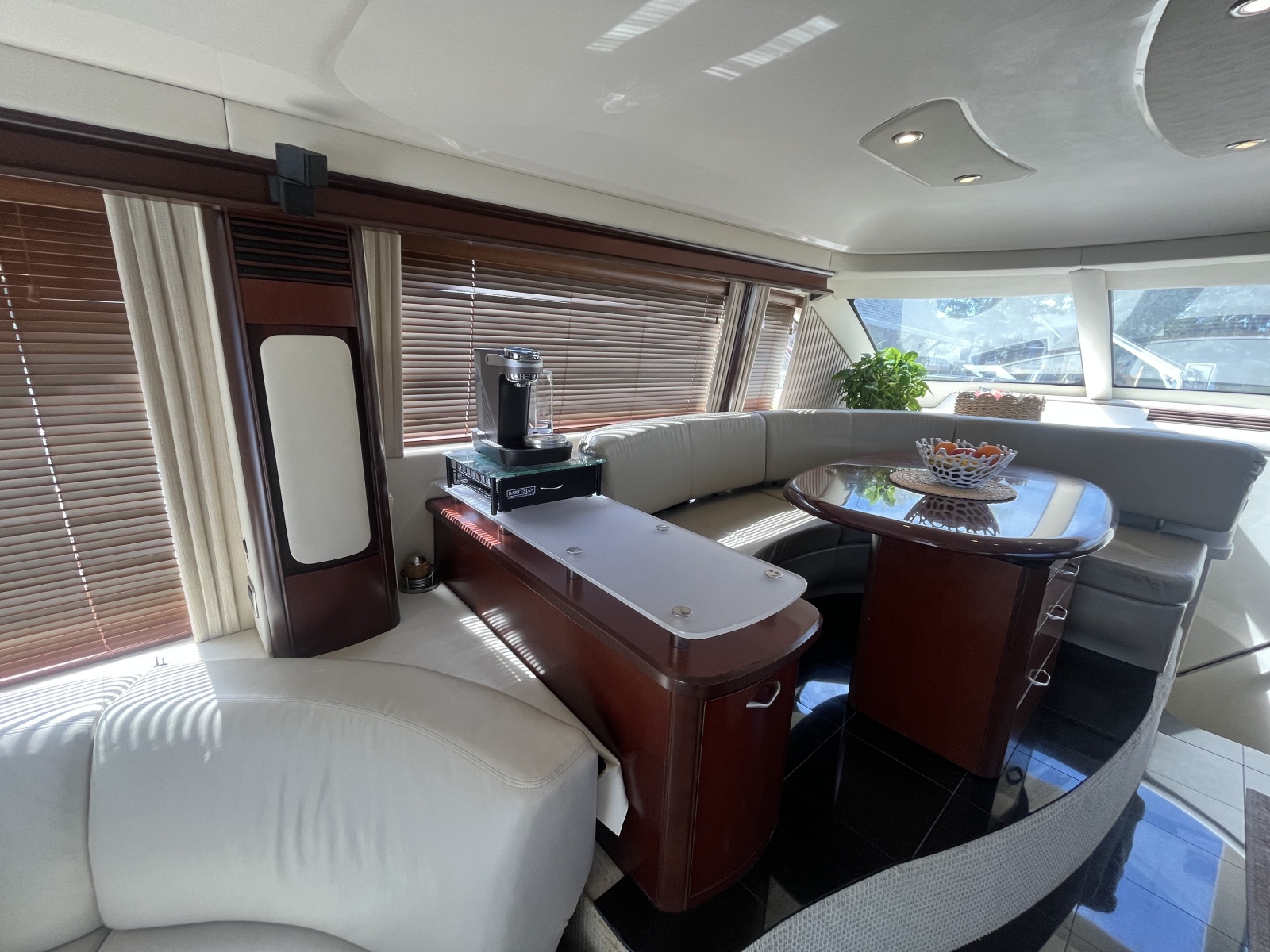 2006 Sea Ray 58 Sedan Bridge