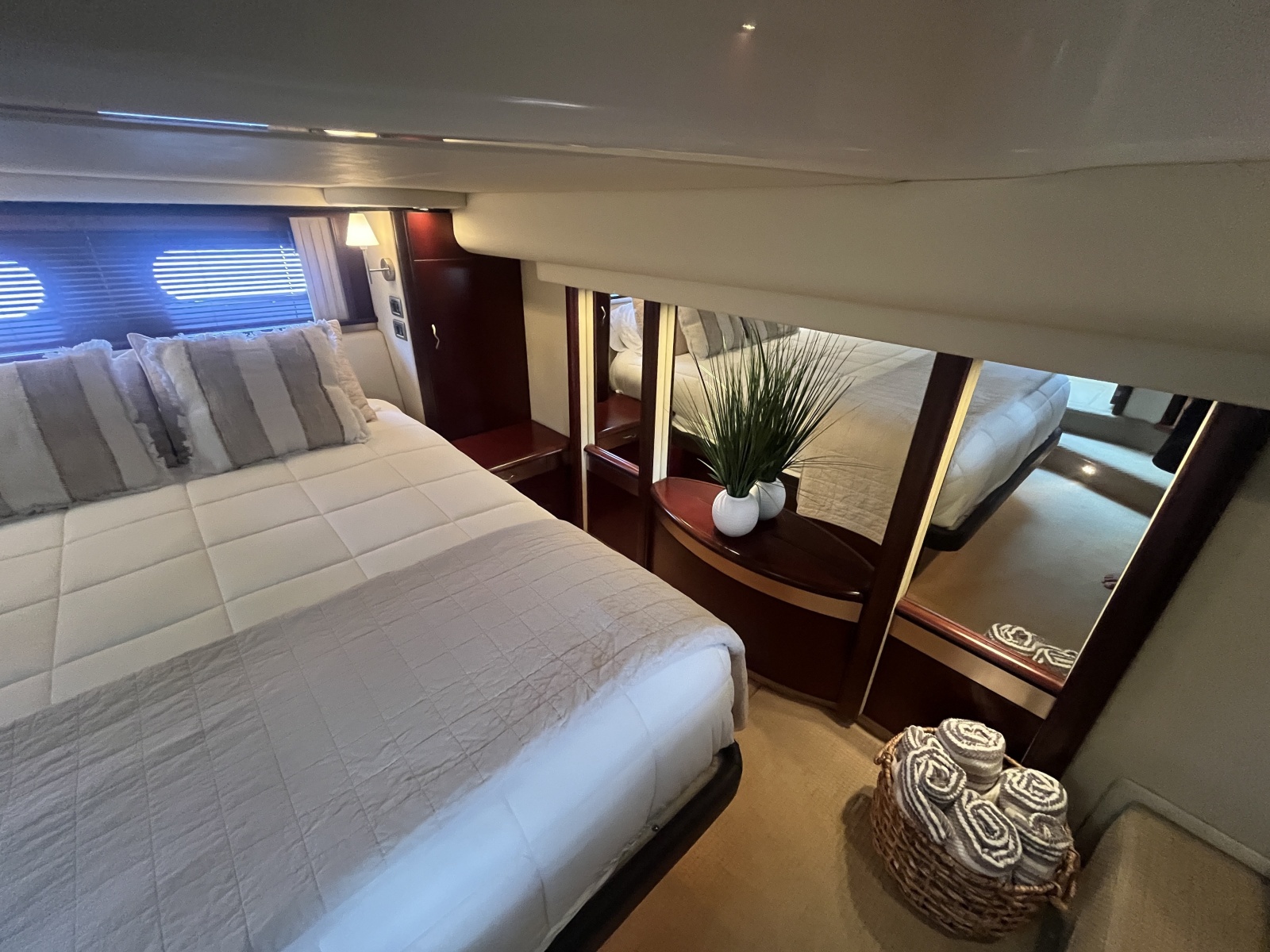 2006 Sea Ray 58 Sedan Bridge