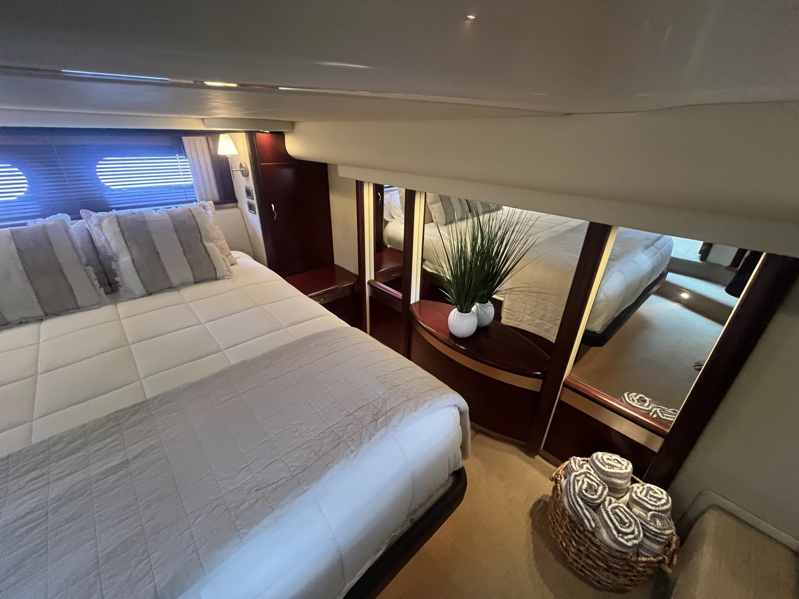 2006 Sea Ray 58 Sedan Bridge