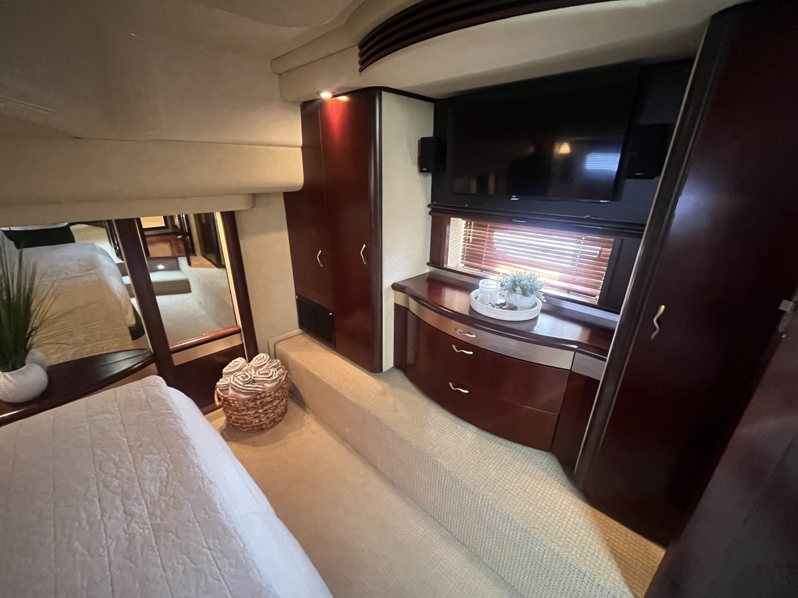2006 Sea Ray 58 Sedan Bridge