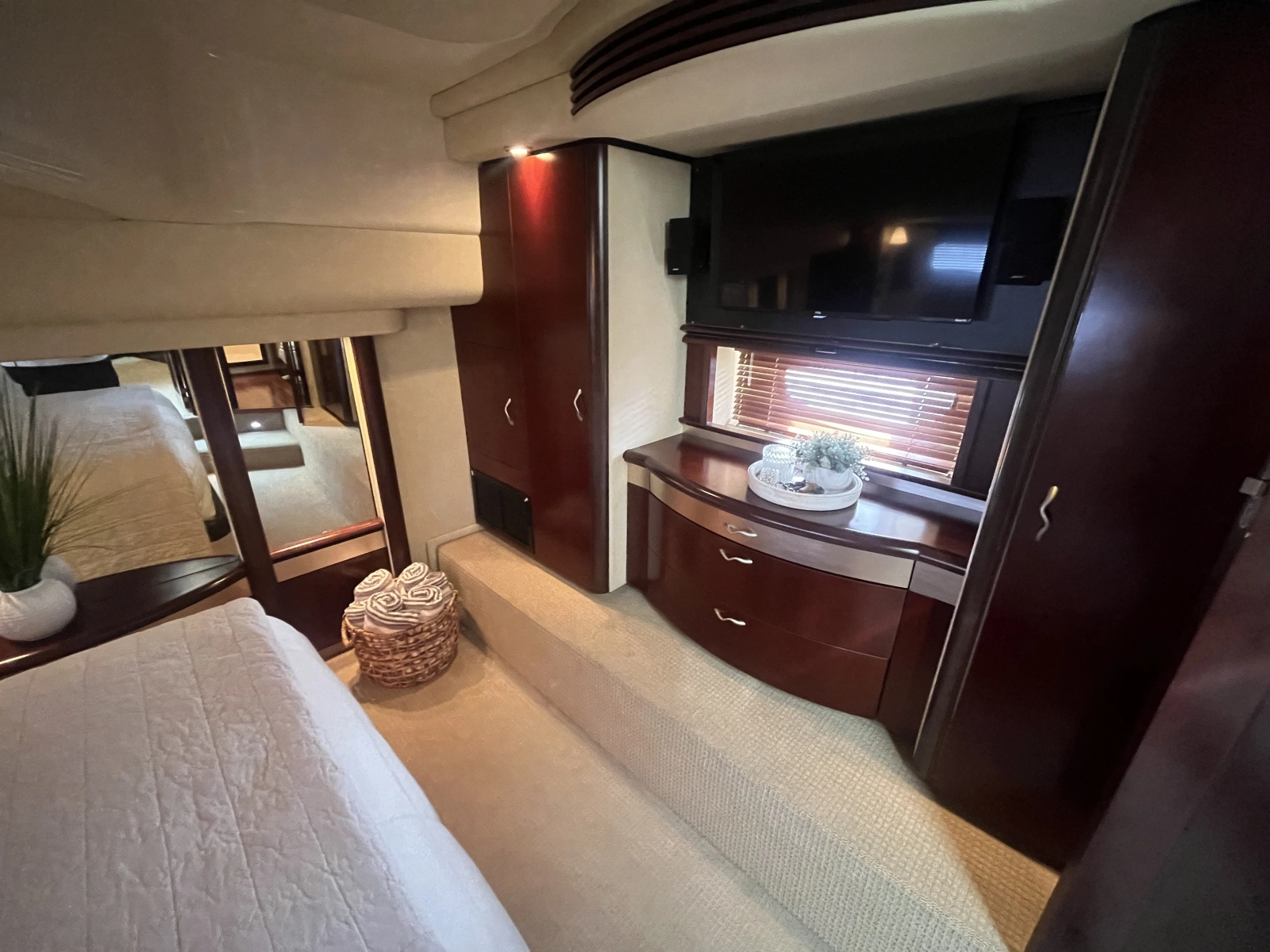 2006 Sea Ray 58 Sedan Bridge