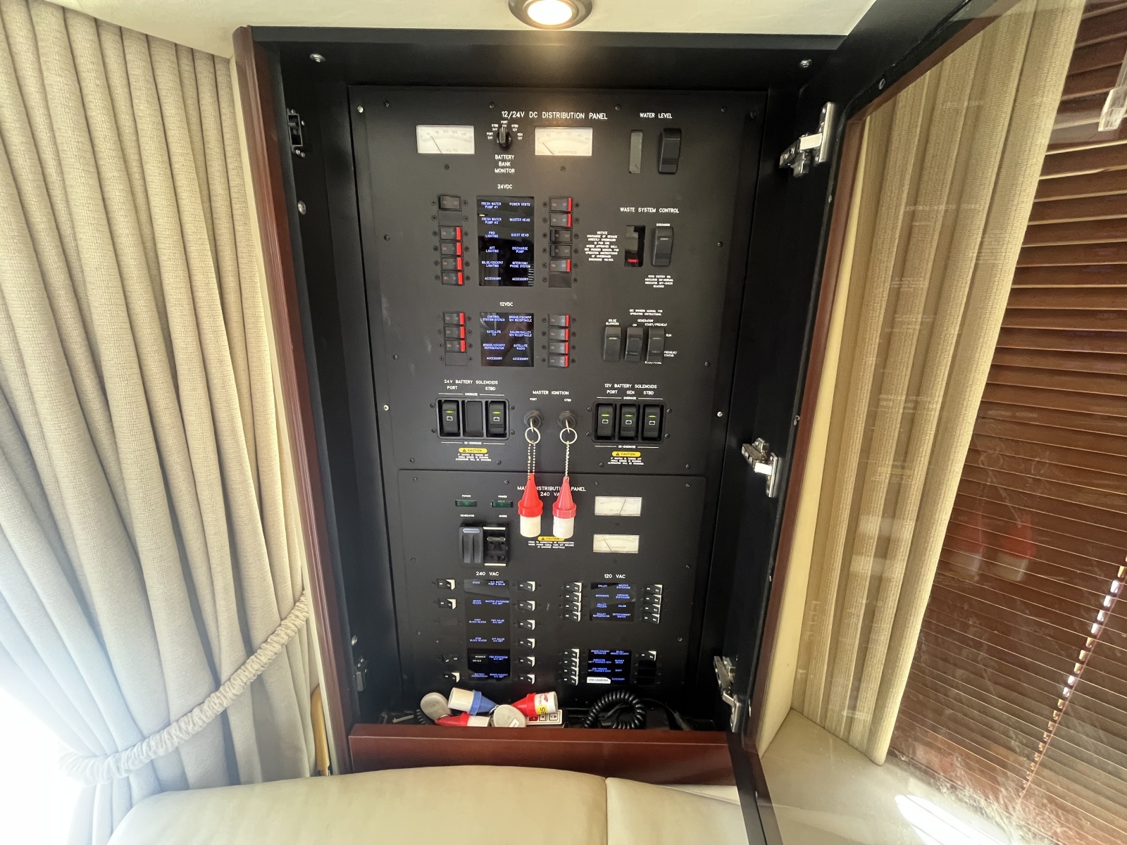 2006 Sea Ray 58 Sedan Bridge
