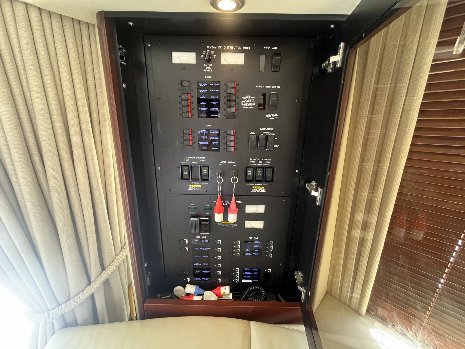 2006 Sea Ray 58 Sedan Bridge