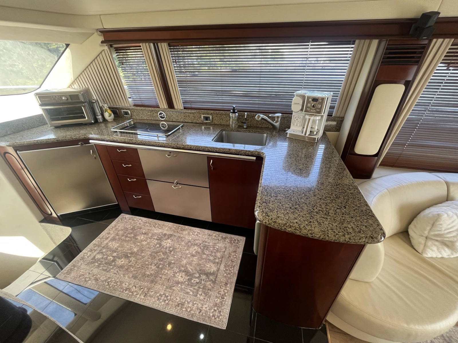 2006 Sea Ray 58 Sedan Bridge