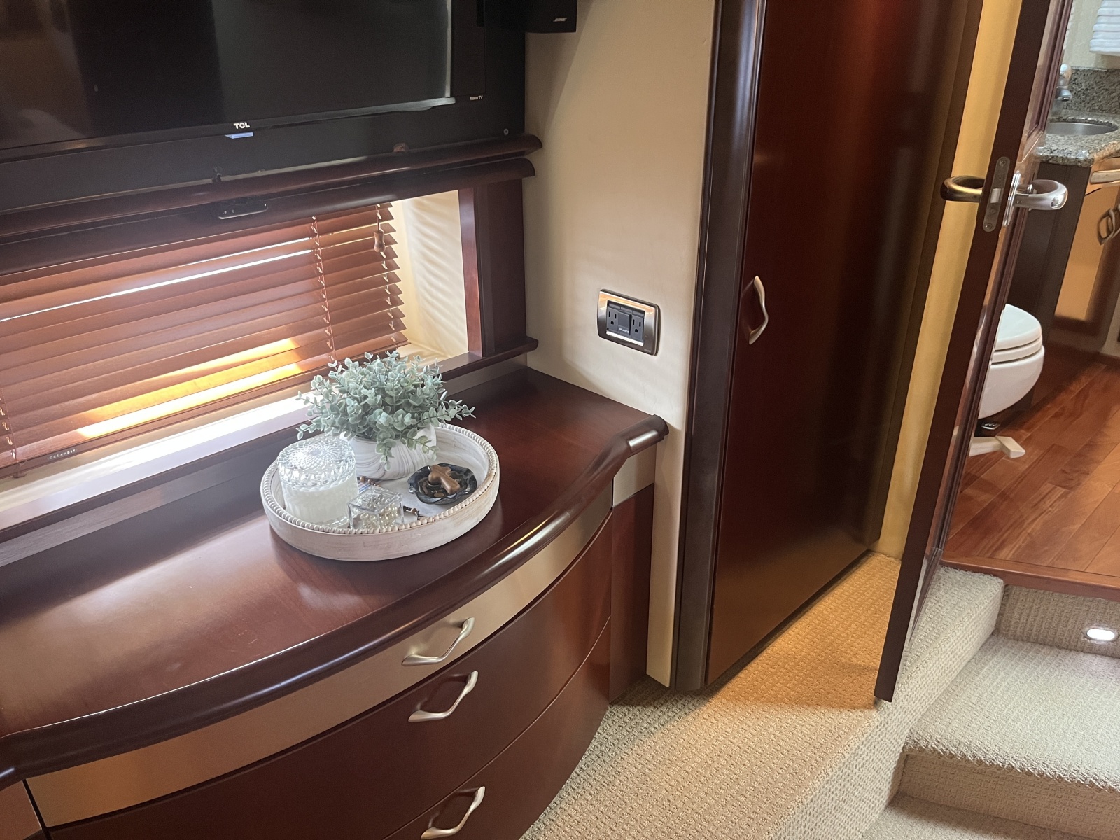 2006 Sea Ray 58 Sedan Bridge