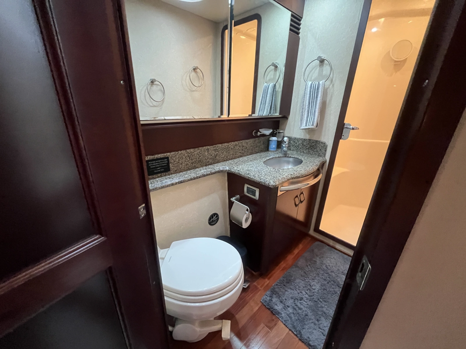 2006 Sea Ray 58 Sedan Bridge