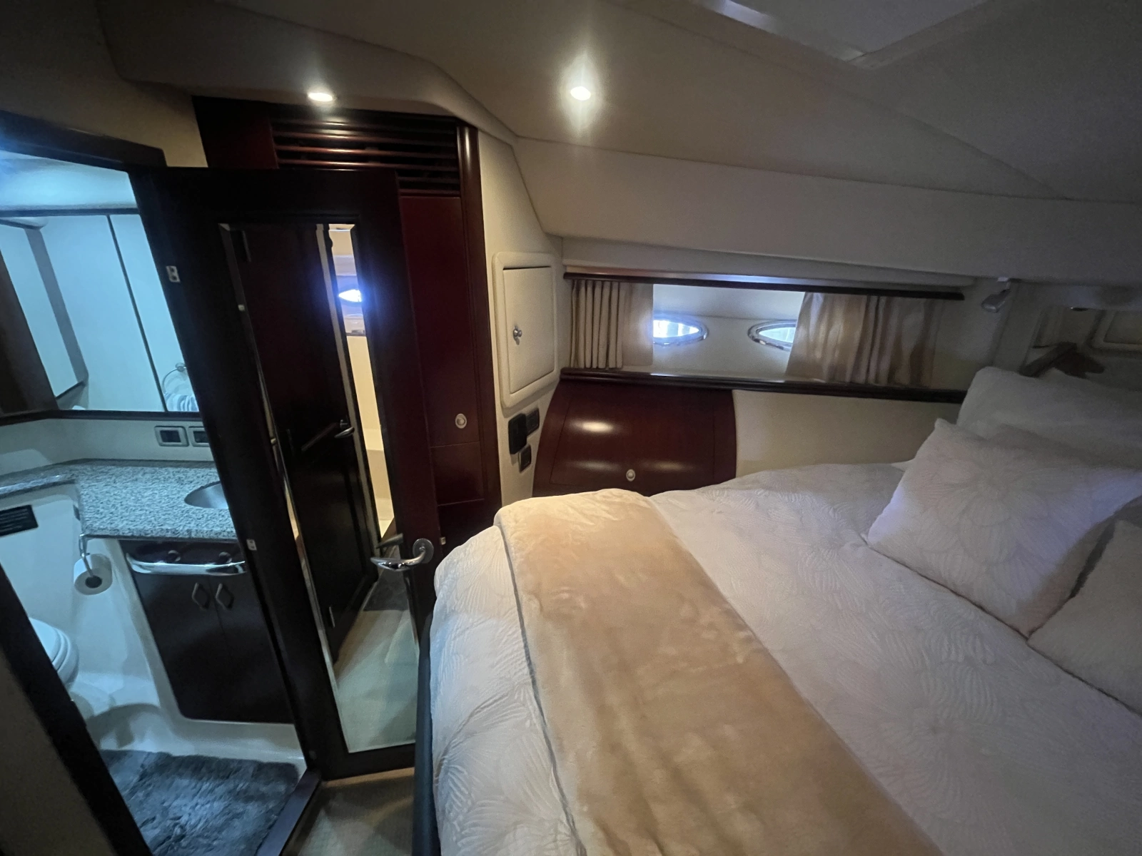 2006 Sea Ray 58 Sedan Bridge