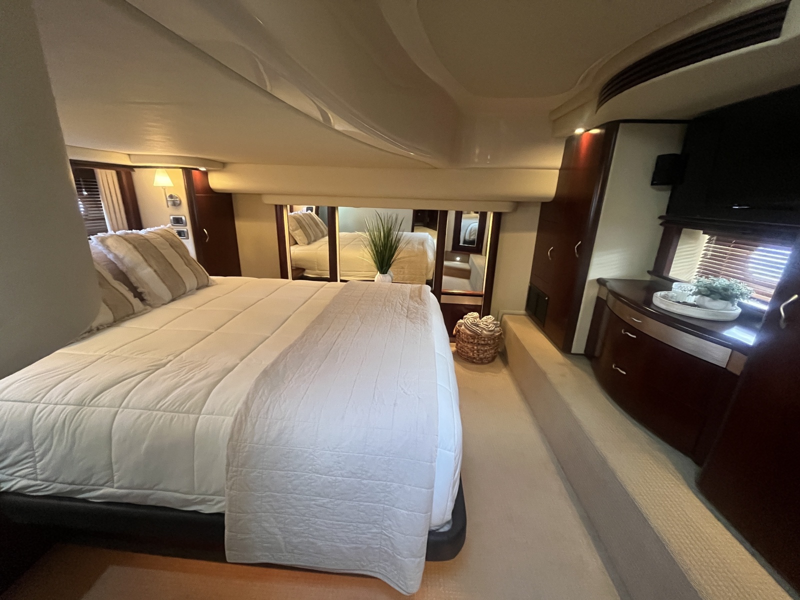 2006 Sea Ray 58 Sedan Bridge