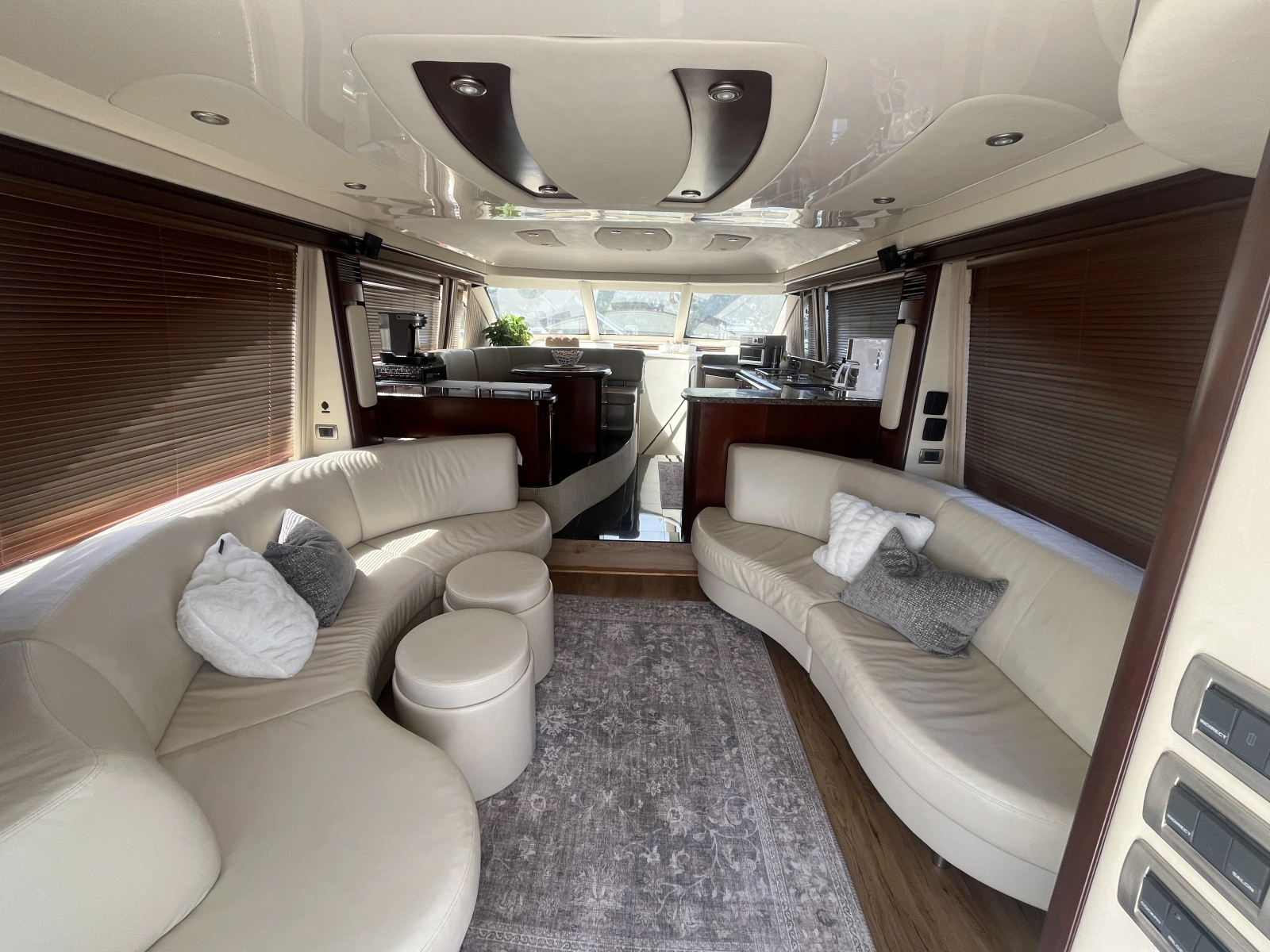 2006 Sea Ray 58 Sedan Bridge