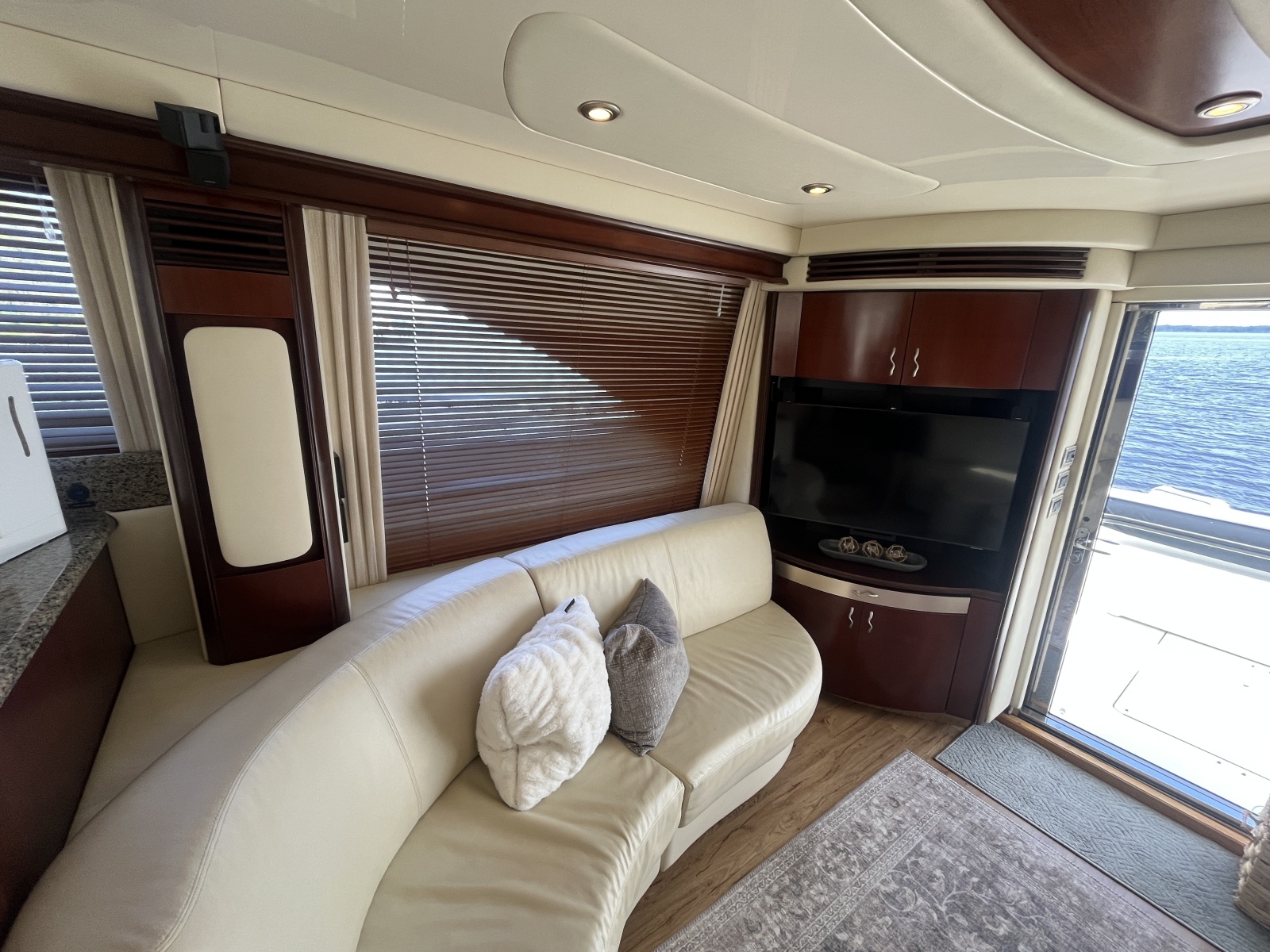 2006 Sea Ray 58 Sedan Bridge