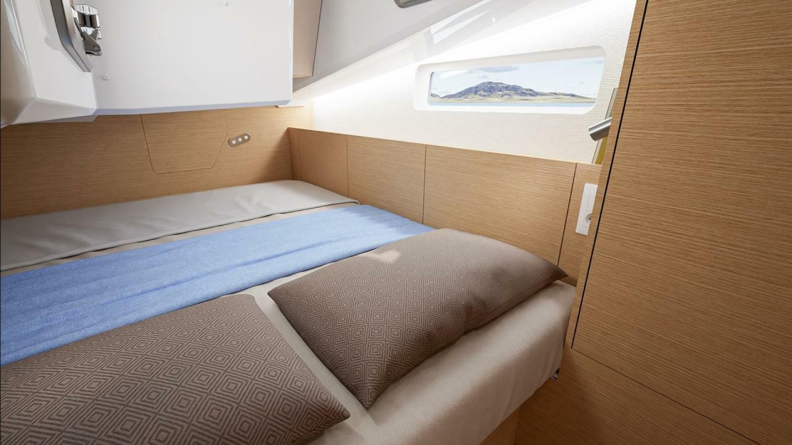 Aft Port Cabin