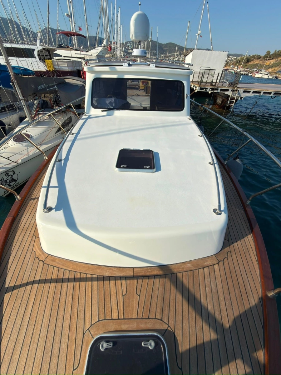 2024 Custom 37
