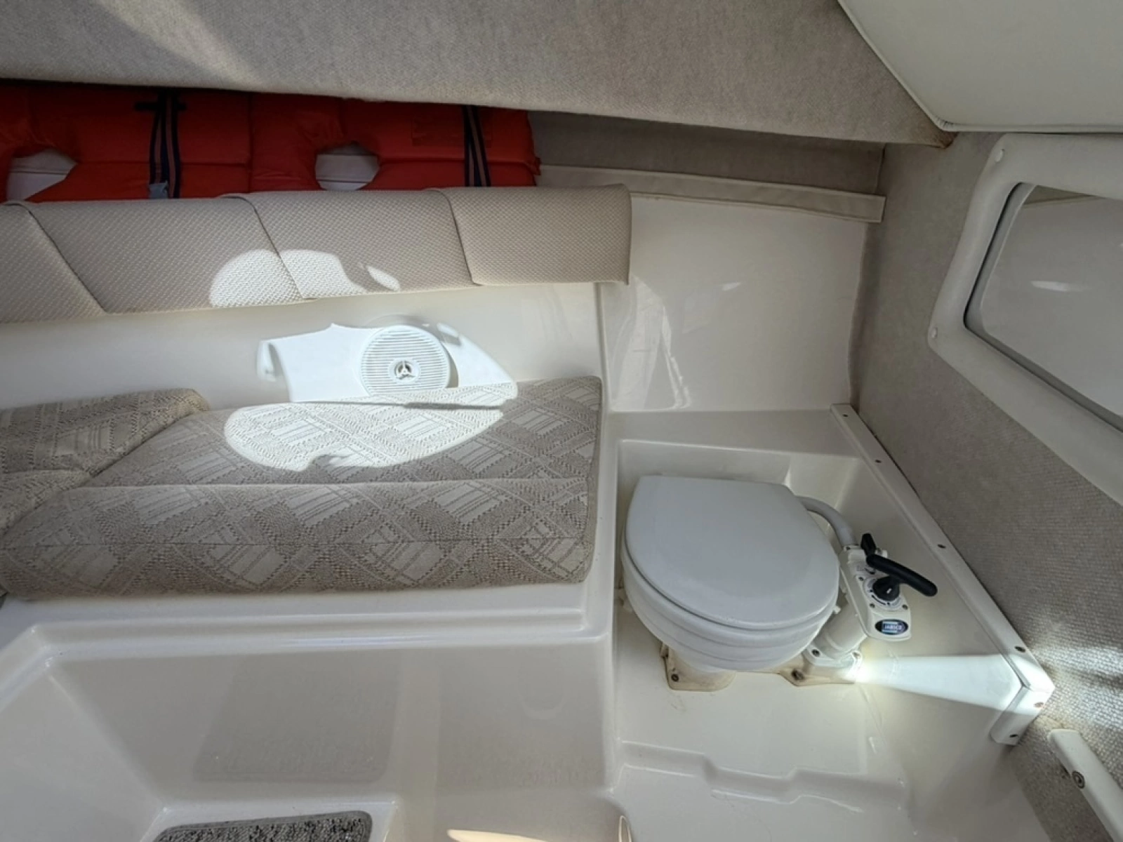 2008 Seaswirl Striper 2301 Walkaround I/O