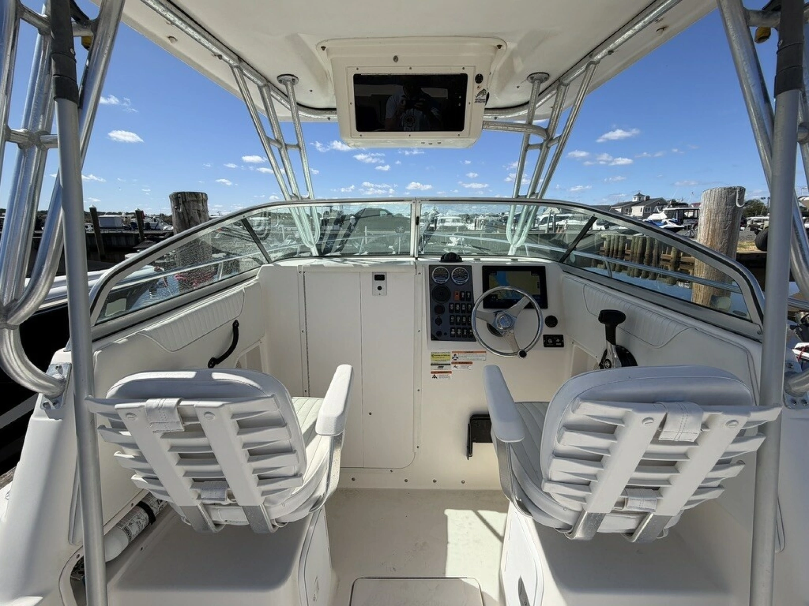 2008 Seaswirl Striper 2301 Walkaround I/O