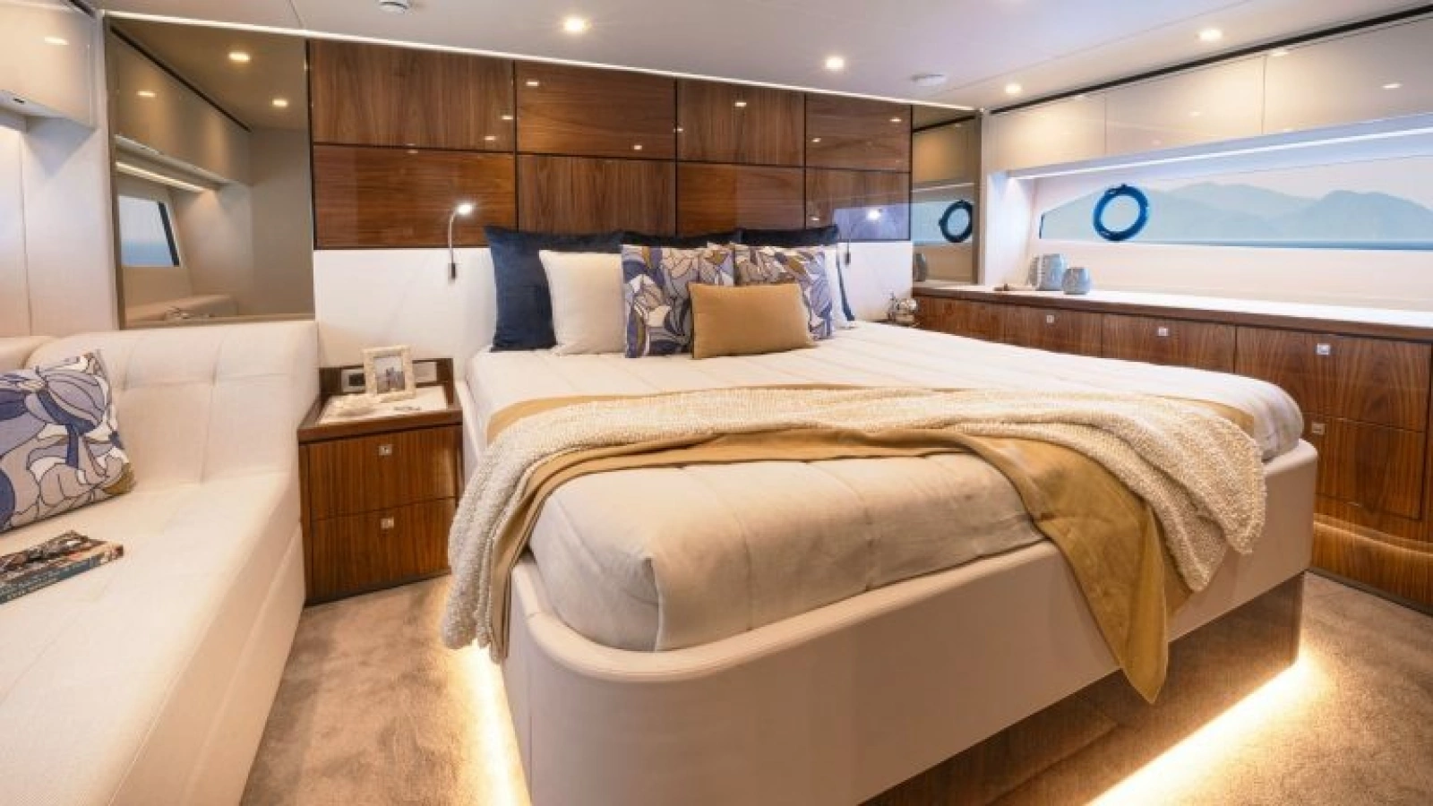 56ft Riviera Yacht For Sale