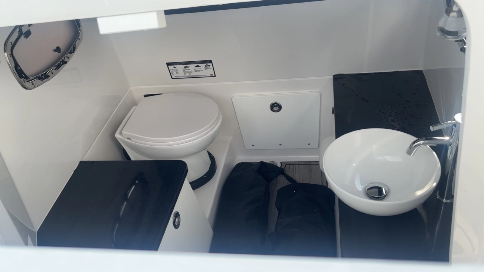25ft Monterey Yacht For Sale