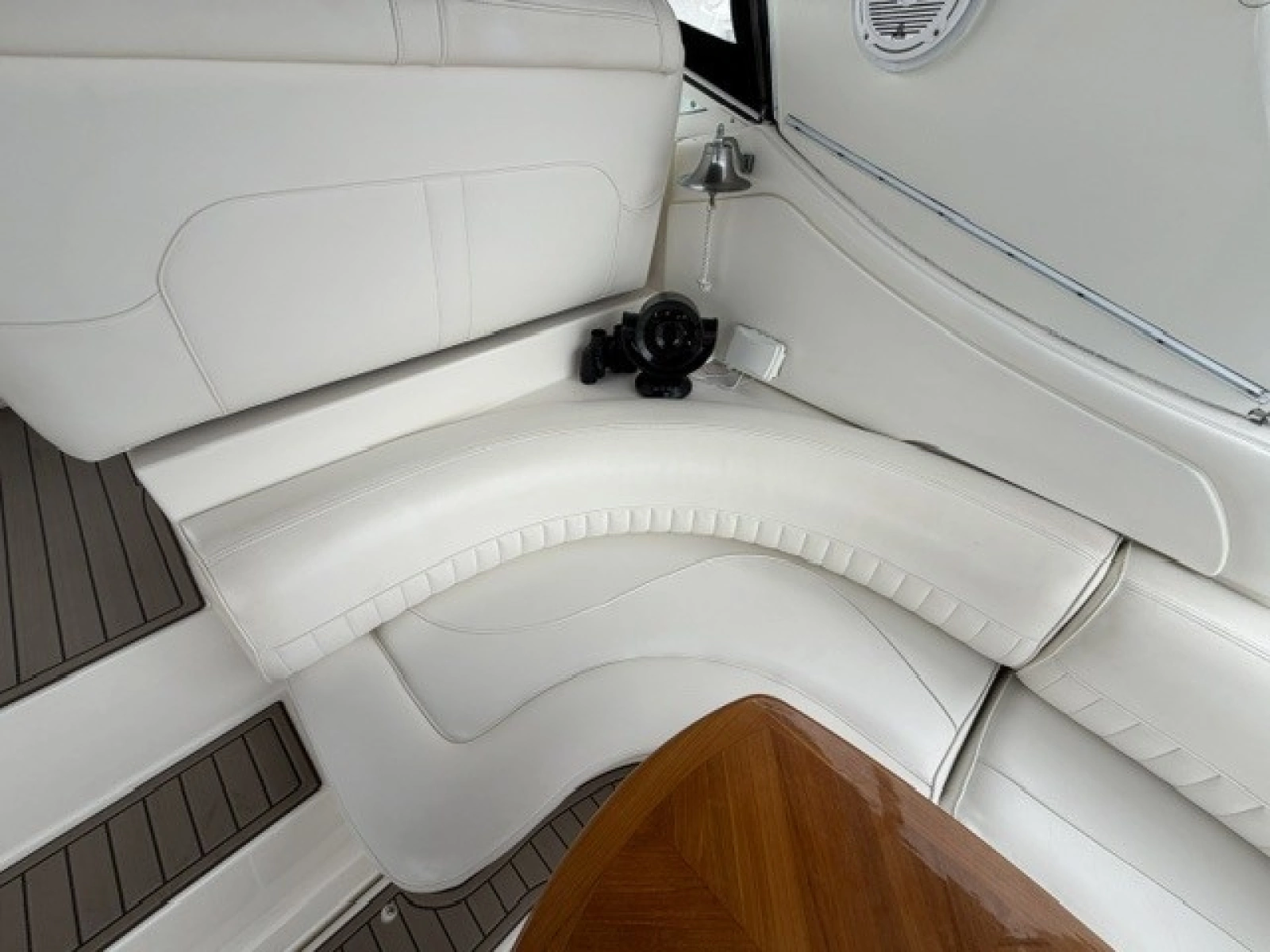 Cockpit seating