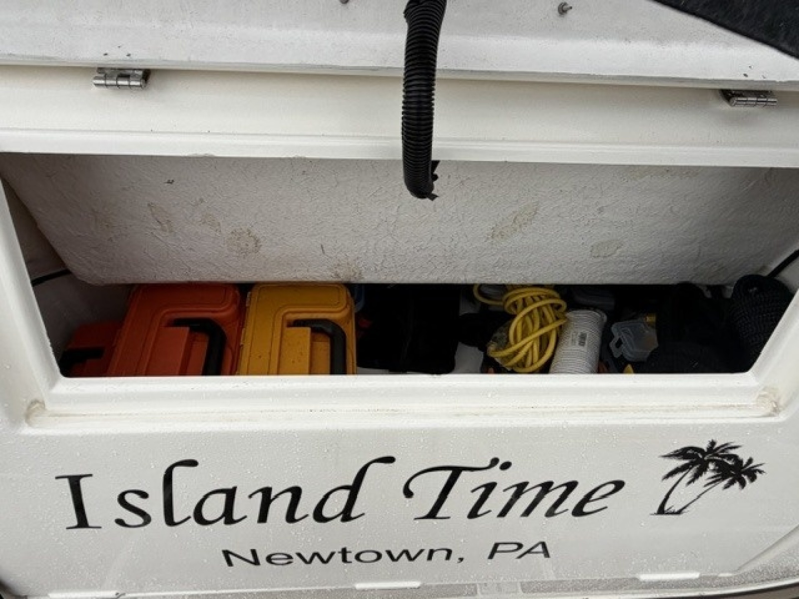 Transom locker