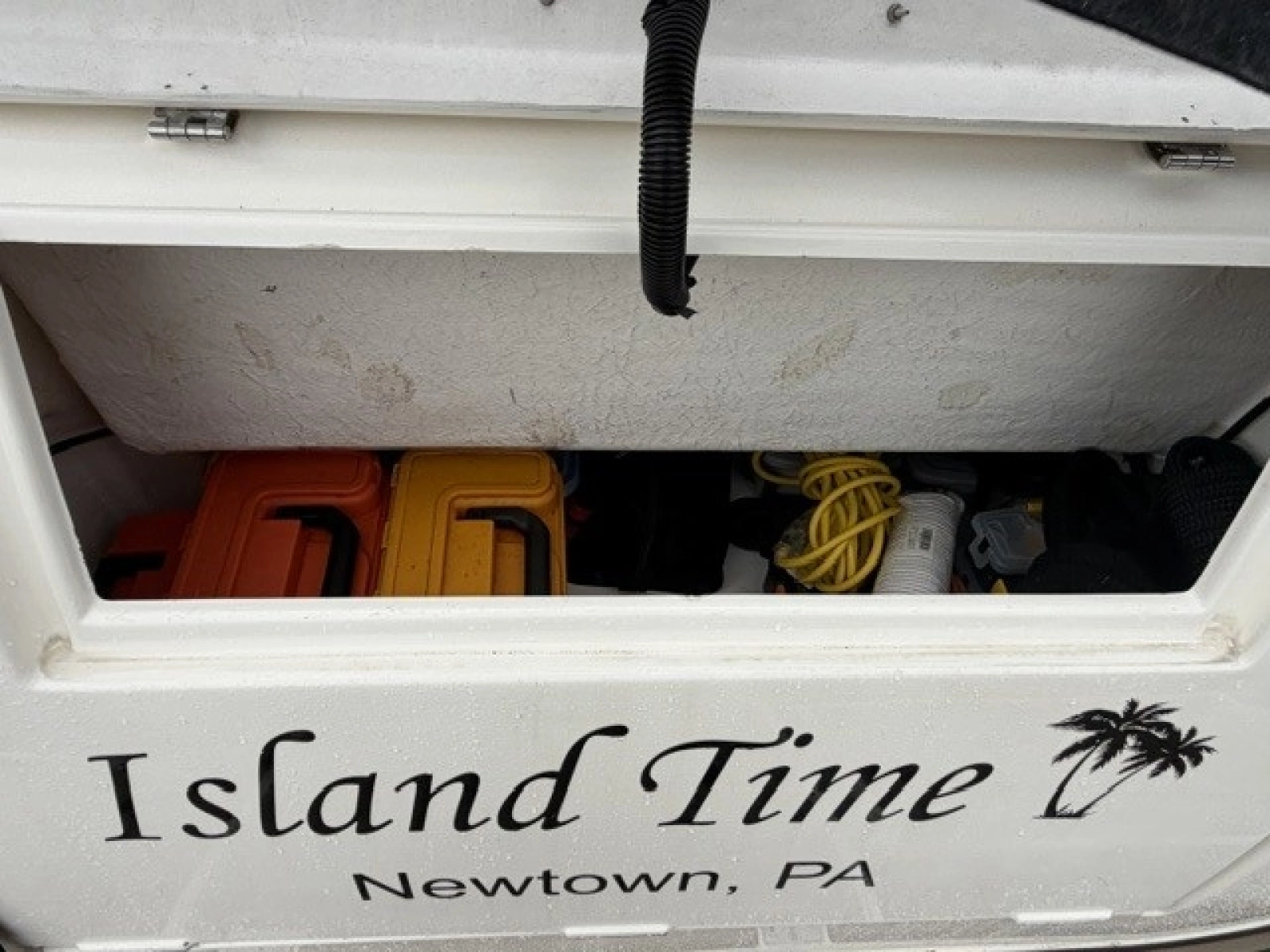 Transom locker