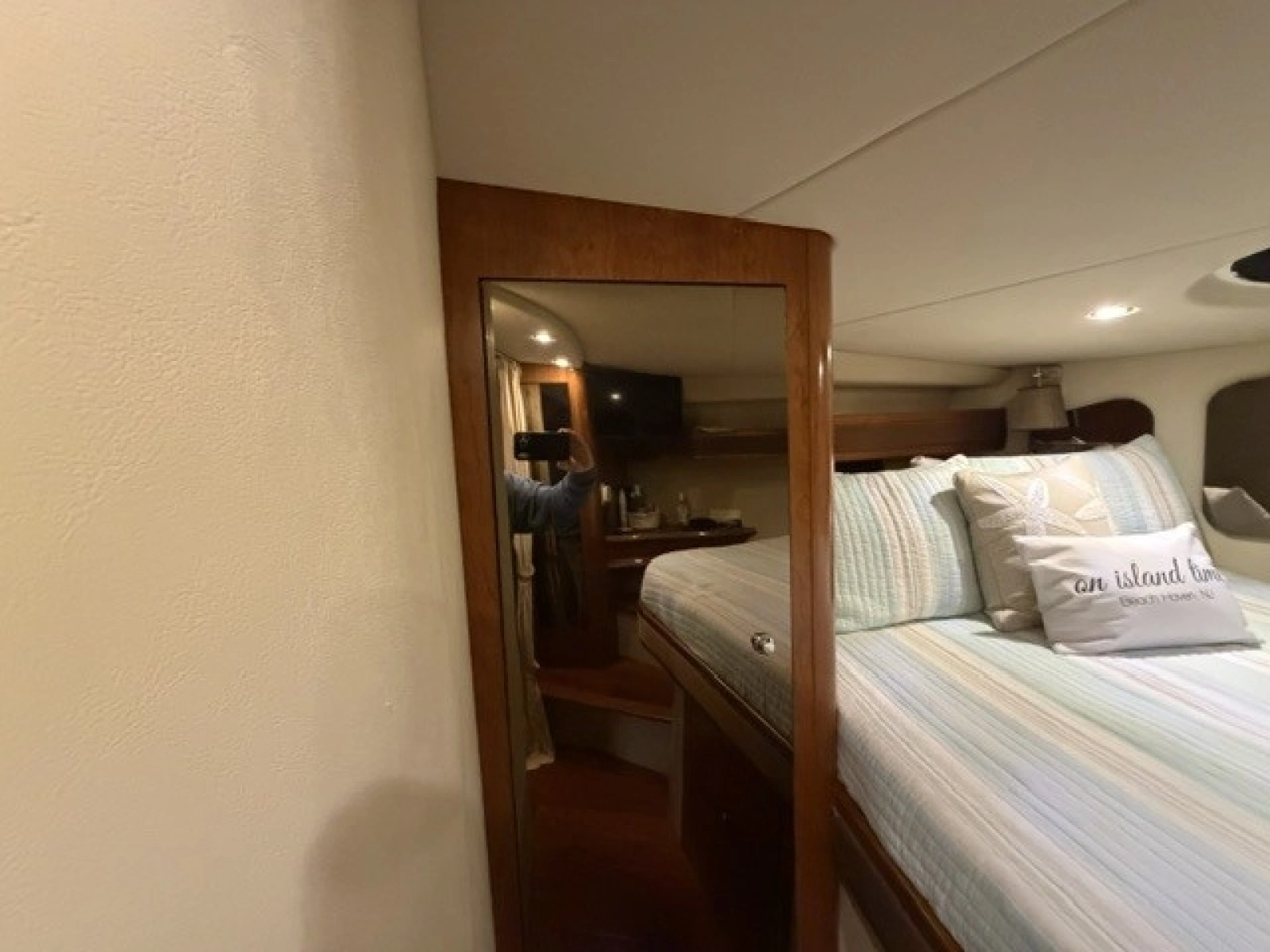 Forward berth port hanging locker
