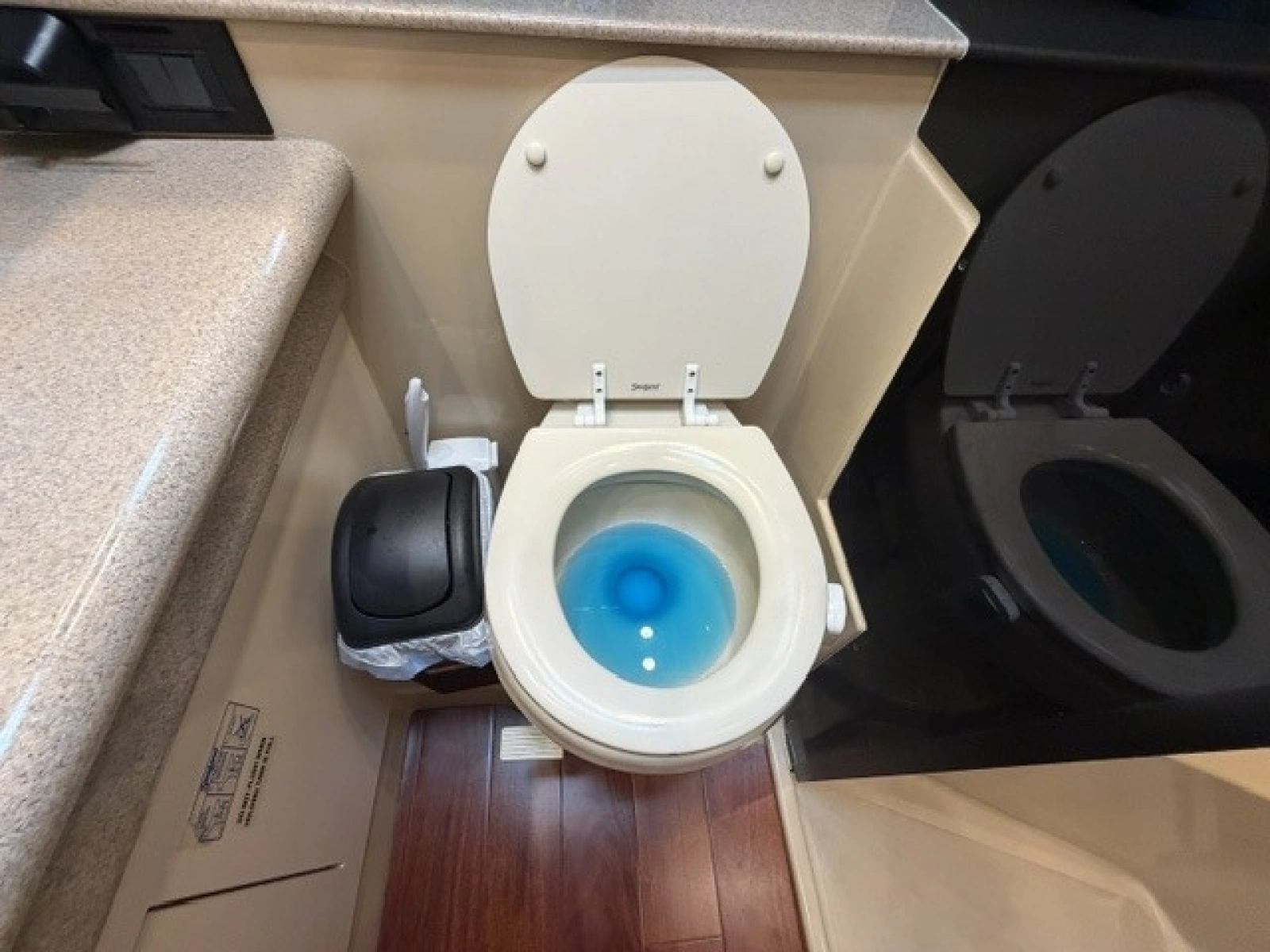 Vacuflush head