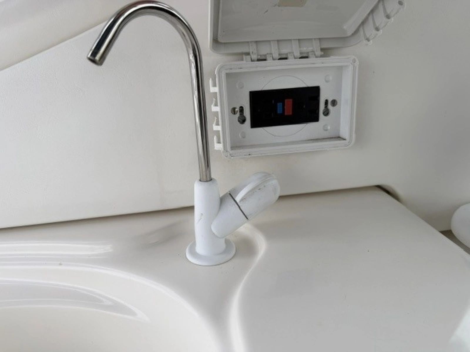 Wet bar 110V receptacle