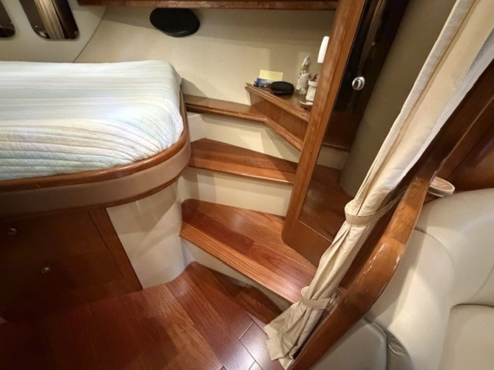 Foward berth walkaround