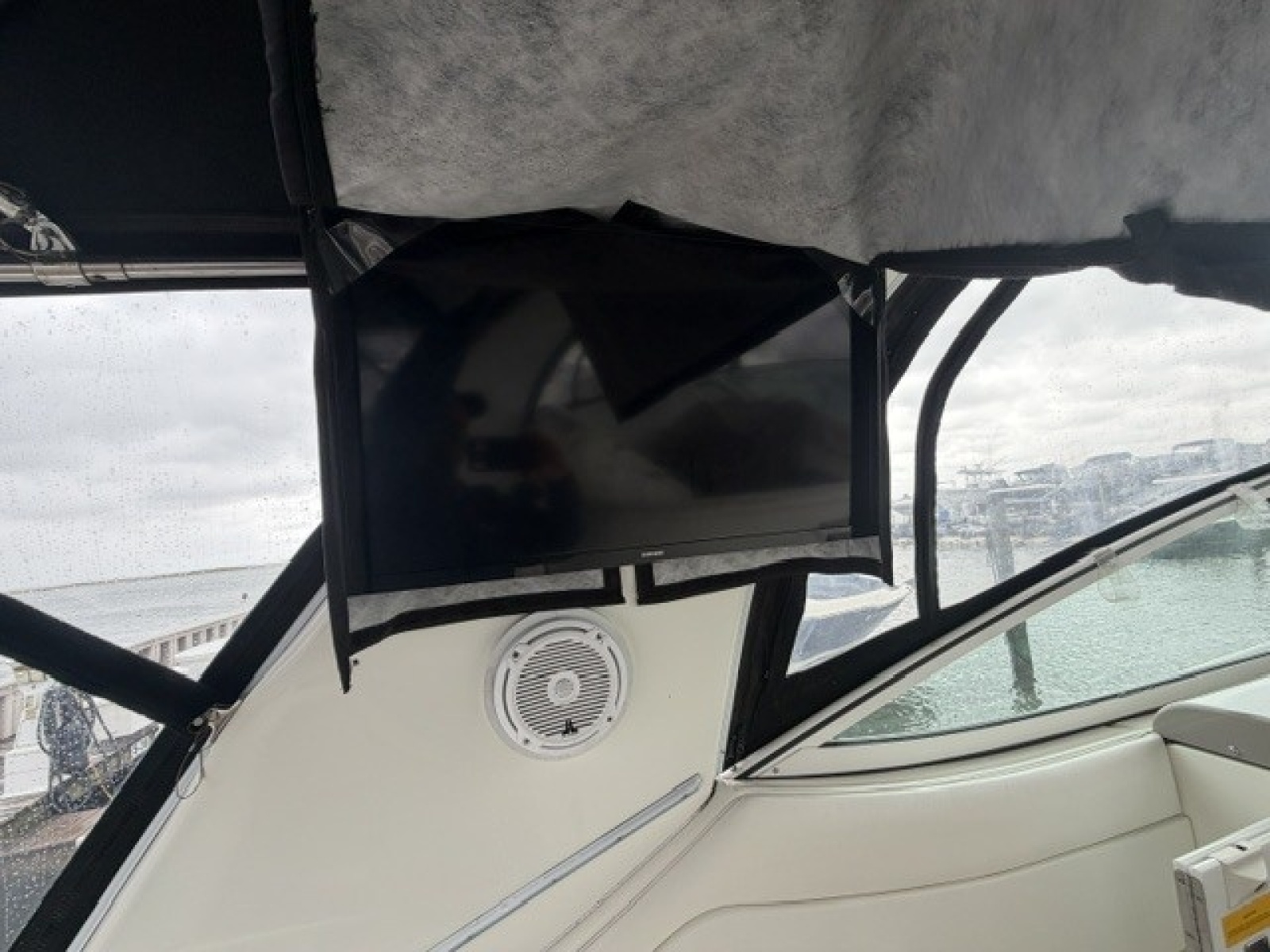 Cockpit TV