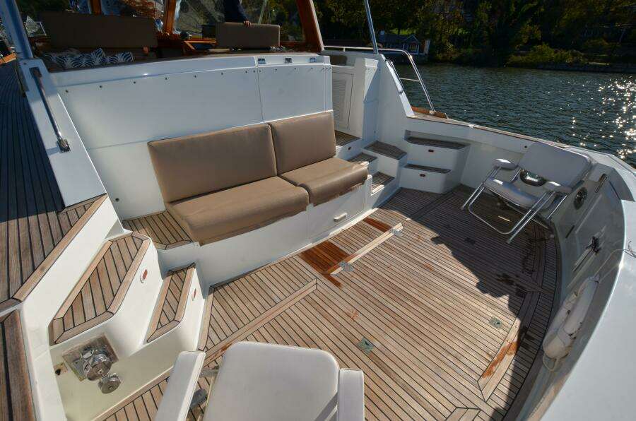 Aft Settee