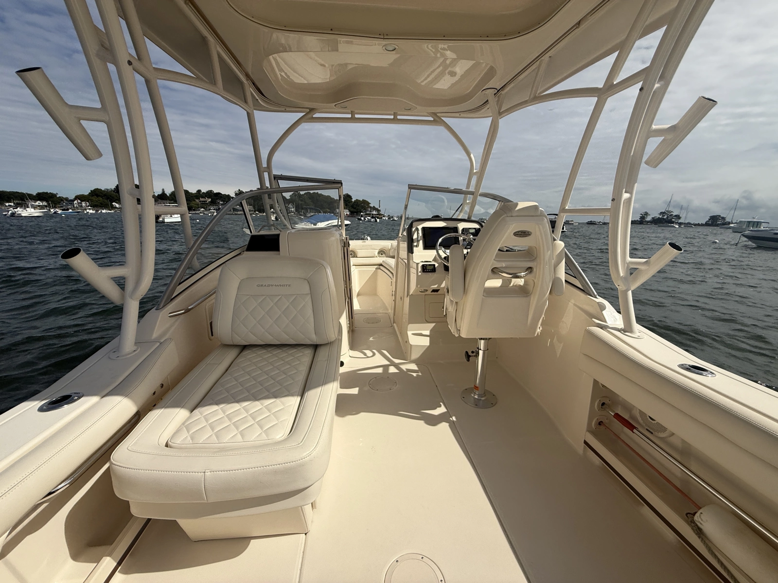 2018 Grady-White 235 Freedom